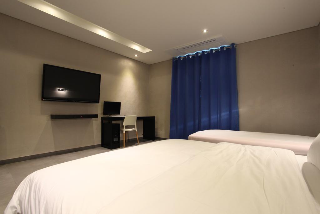 C&B Hotel Ansan Exterior photo